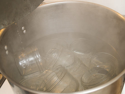 Sterilizing the jars Steaming jars