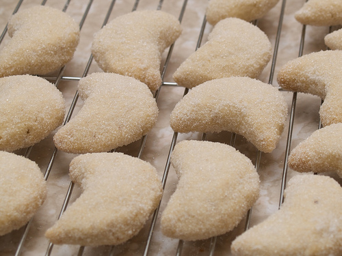 Vanilla almond crescents