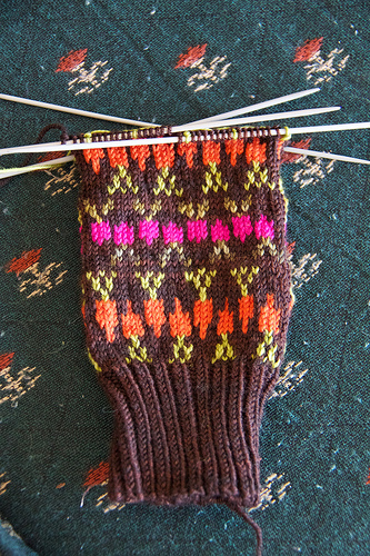 Sort of seasonal, sort of not Carrot & Beet Mittens